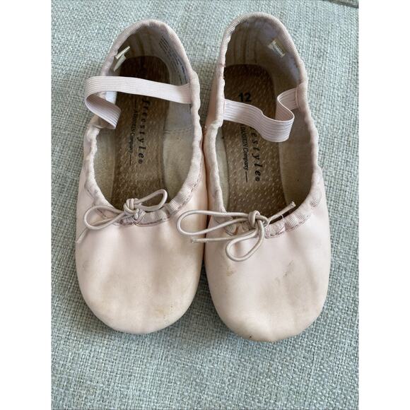 Danskin Freestyle Girls Child Sz 12 Ballet Pink Slippers Shoe Dance Leather Sole - Picture 1 of 8